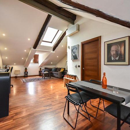 Modern Apartment Piazza Statuto Porta Susa Fs Turim Exterior foto