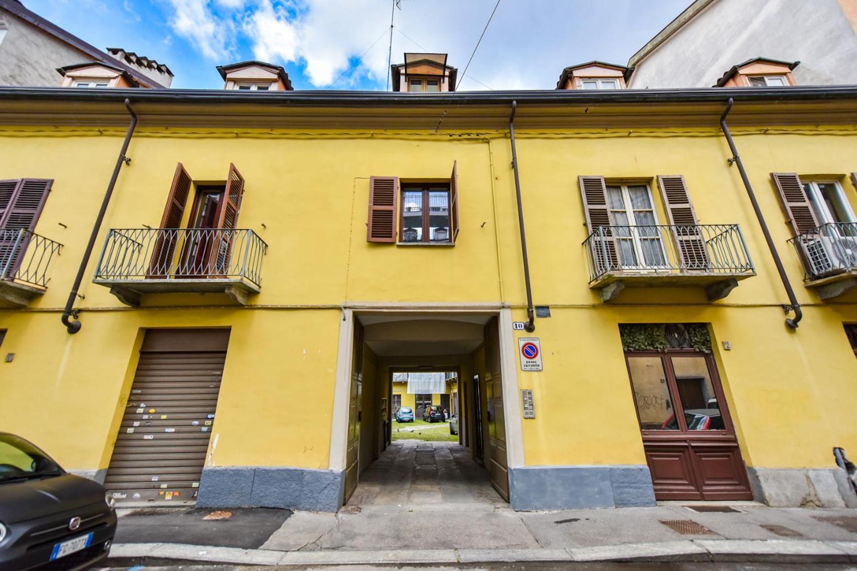 Modern Apartment Piazza Statuto Porta Susa Fs Turim Exterior foto